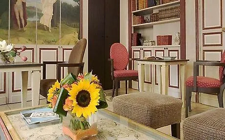 Marais Grands Boulevards Hotel 4*