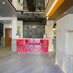 Marais Grands Boulevards فندق 4*